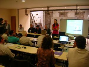 Especialistas en RSU escuchan la propuesta presentada a CReSE